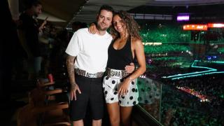 AuronPlay y Sara Ismael, durante La Velada del Año 5