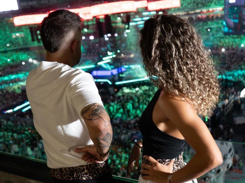 AuronPlay y Sara Ismael, siguiendo La Velada del Año 5 en La Cartuja