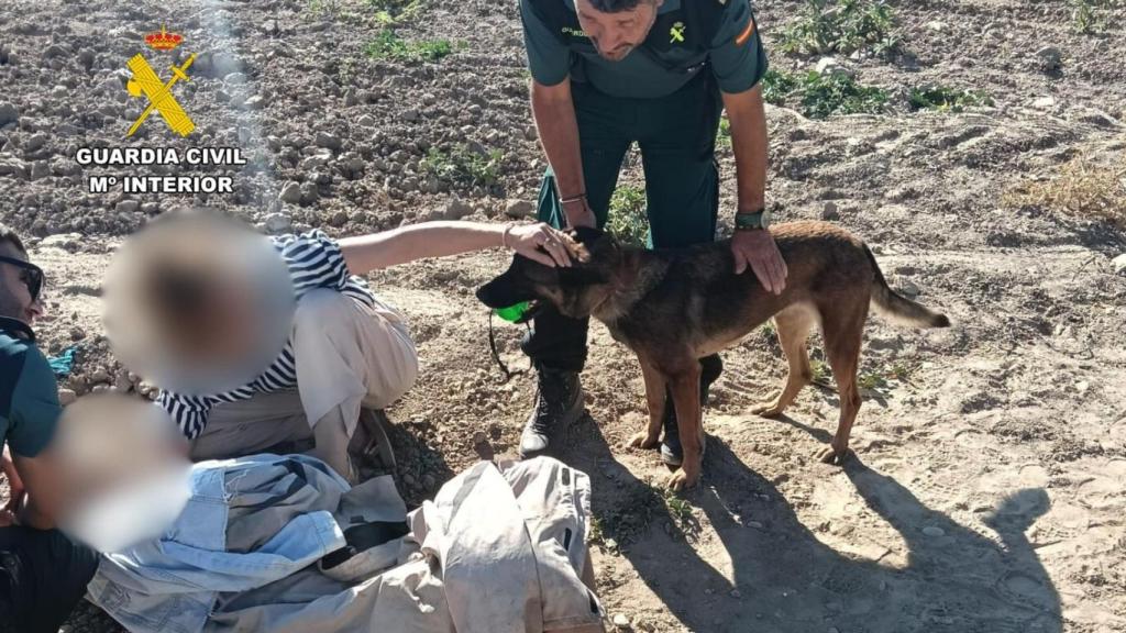 Martina, en el momento en el que localizó al hombre desaparecido.