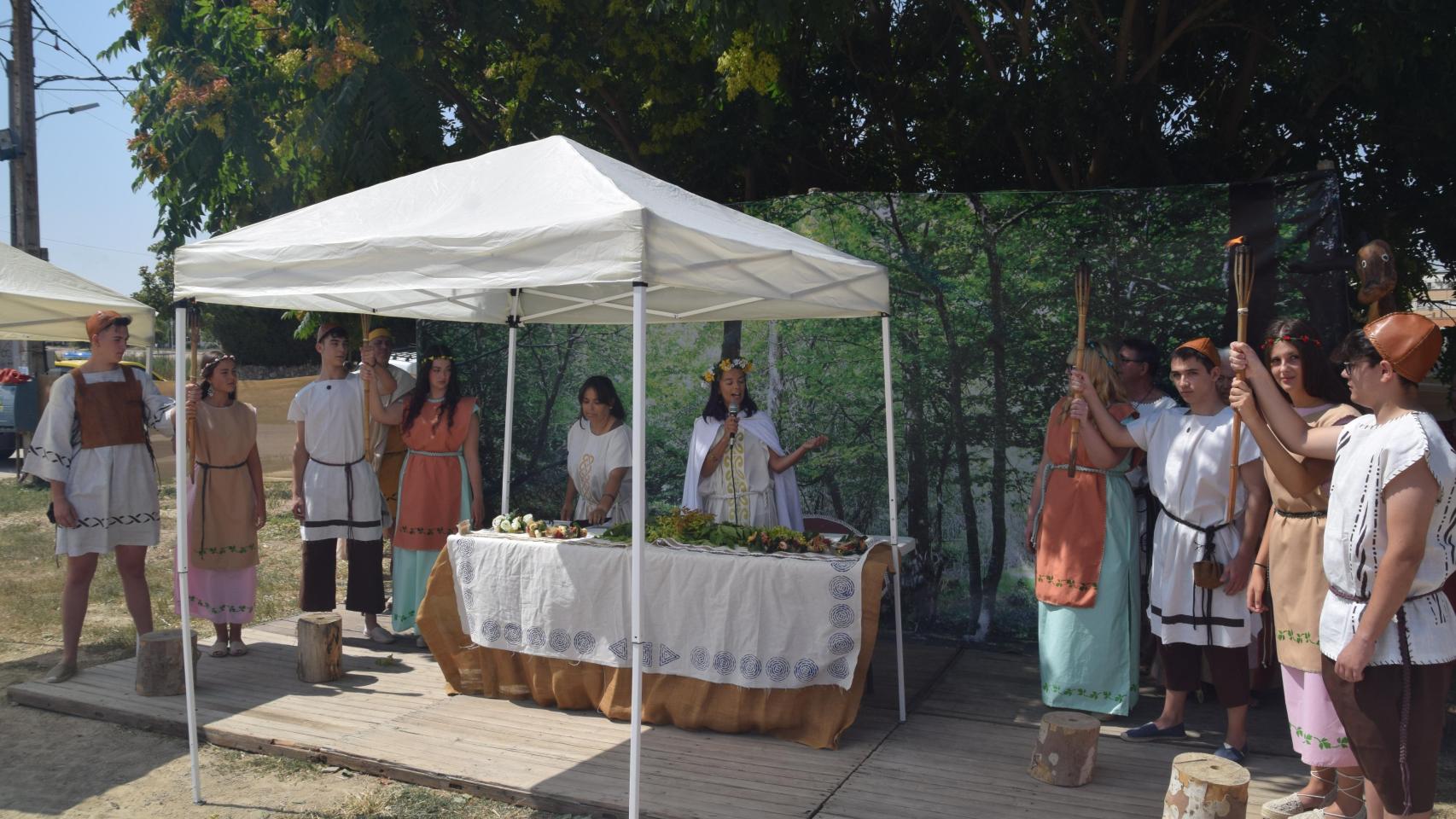 Desfile inaugural y recreación de las bodas vacceas en Cabezón de Pisuerga