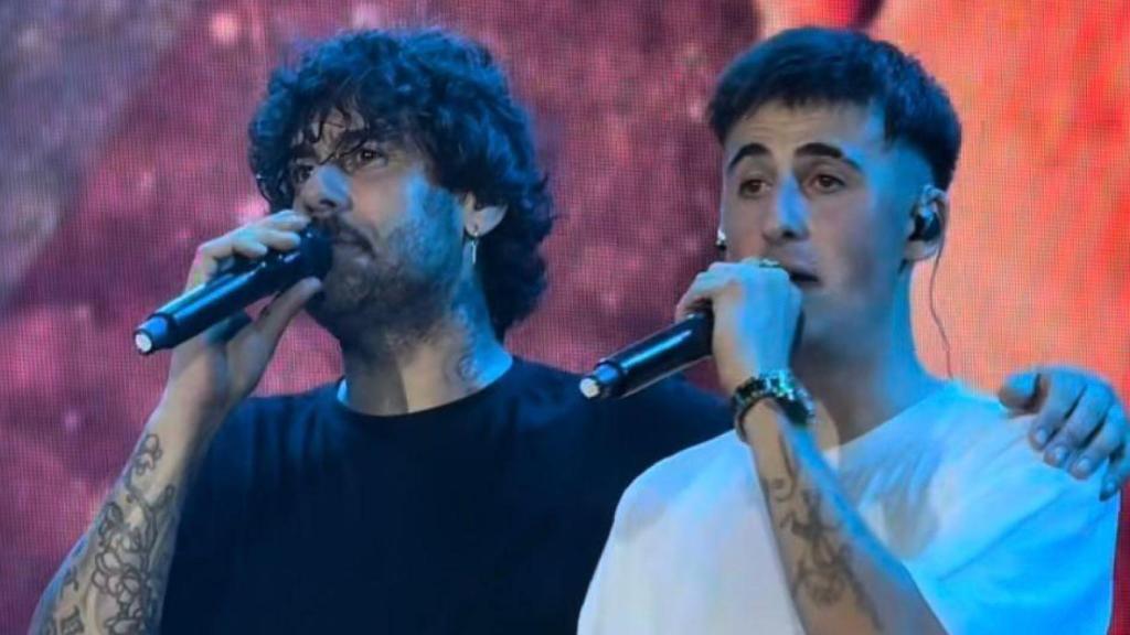 Diego Nister canta con Melendi en el Arenal Sound.