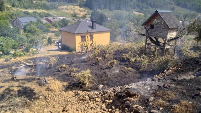 Dos incendios movilizan a los Bomberos de Ponferrada en La Placa y Arganza