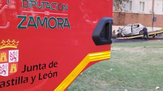 Muere al estrellarse su coche contra un árbol y arder junto a la central hidroeléctrica de Villaralbo