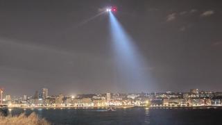Un aviso por belgala desata un dispositivo de búsqueda en la había del Orzán en A Coruña