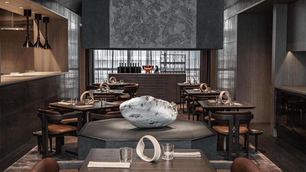 El argentino que triunfa con el arroz caldoso de su abuela mallorquina en Hong Kong