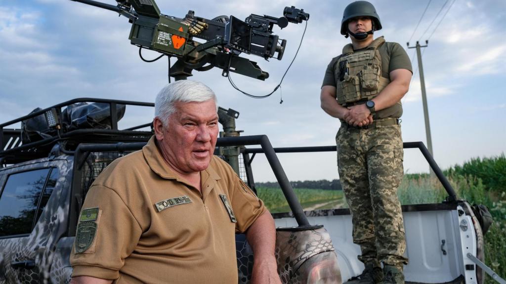 El comandante Gris en una de las posiciones de la Defensa Aérea Territorial que comanda en Kiev.