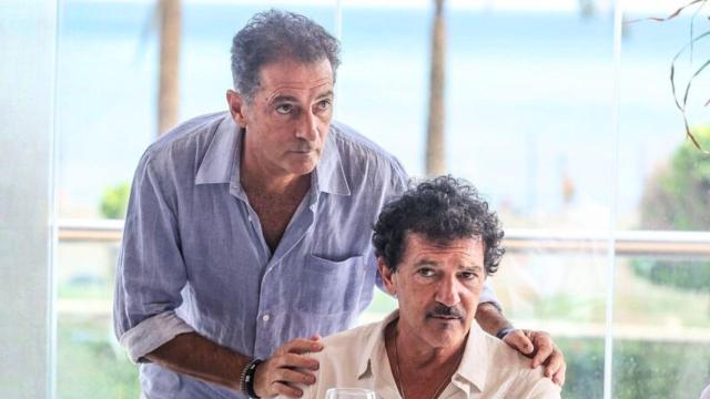 Antonio Bamderas y su hermano Javier, en una imagen de las redes sociales.