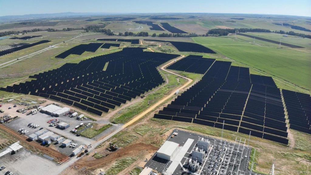 Imagen aérea de las plantas solares en Carmona