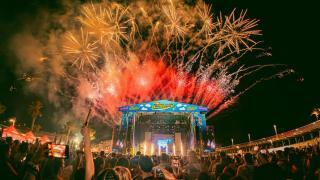 El Reggaetón Millennial Fest arranca en Alicante con lleno total y un viaje musical al pasado