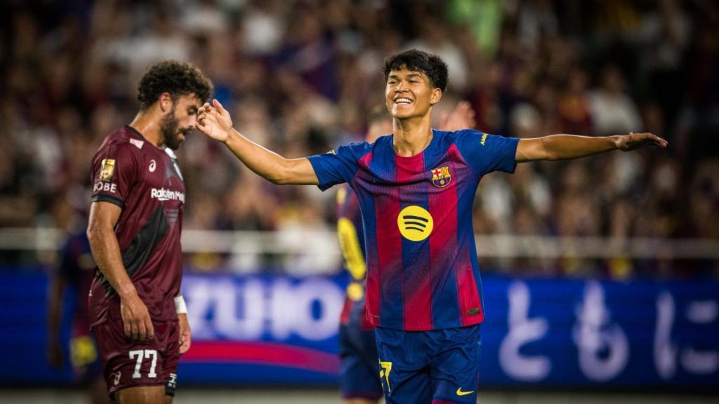 Dro Fernández, celebrando su gol en su debut con el FC Barcelona