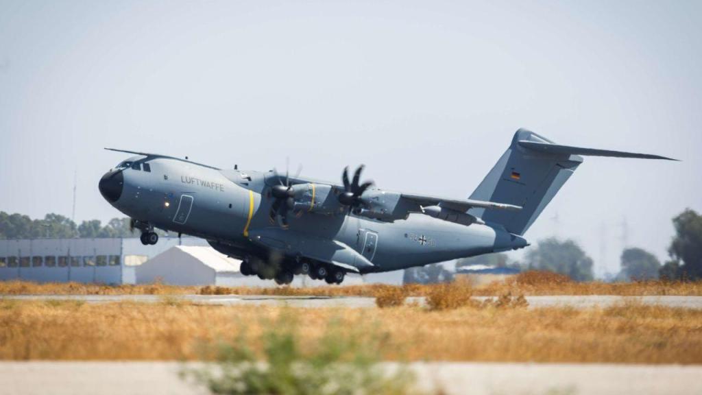 A400M alemán despegando desde Sevilla