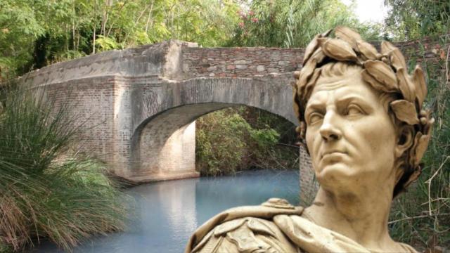 Composición de los baños romanos de la Hedionda, en Casares, y la imagen de Julio César.