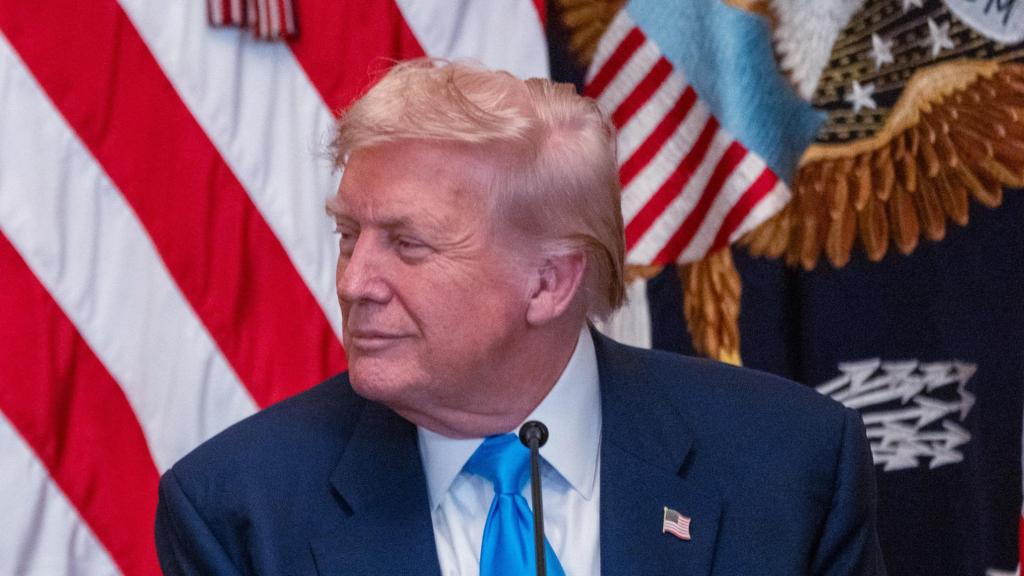 Robert F. Kennedy Jr., Secretario de Salud de Estados Unidos, y Donald Trump, Presidente de Estados Unidos.