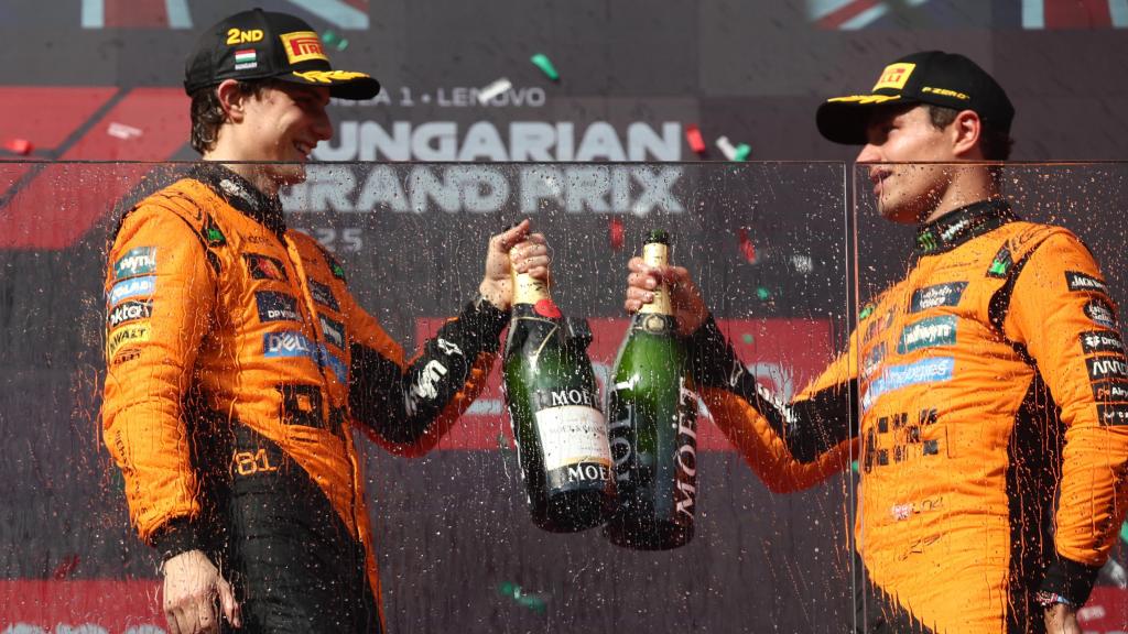 Oscar Piastri y Lando Norris en el podio del GP de Hungría.