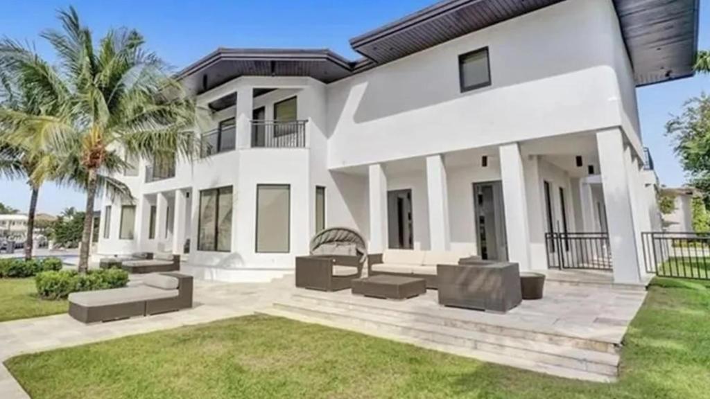 Exterior de la casa de Leo Messi en Florida