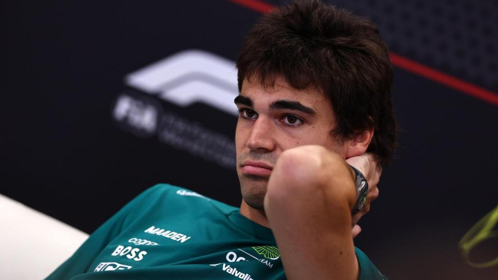 Stroll atiende a los medios en la rueda de prensa previa al GP de Hungría.