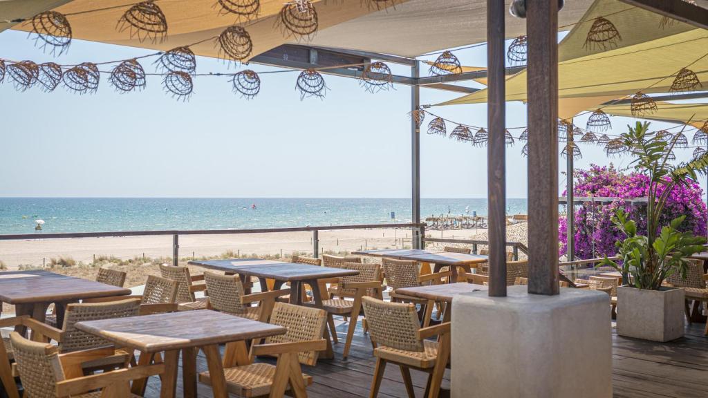 Castelldefels, arroz y Mediterráneo en Tibu-Ron Beach Club.