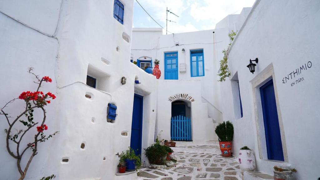 La isla de Paros sirve como copia de Santorini.