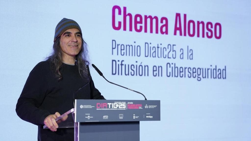 El experto en ciberseguridad, Chema Alonso, durante una conferencia.