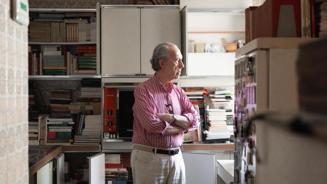 Luis Alberto de Cuenca: “Ante las femme fatales hay que aceptar tu inferioridad: defiendo la relación de subordinación. Es la diosa madre, joder”.