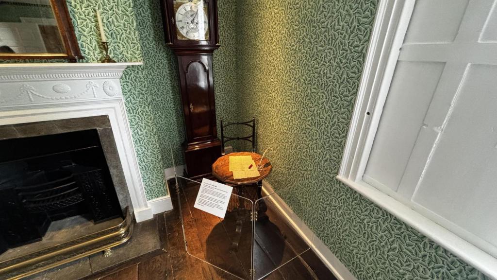 El rincón donde Jane Austen se sentaba a escribir en su casa de Chawton.