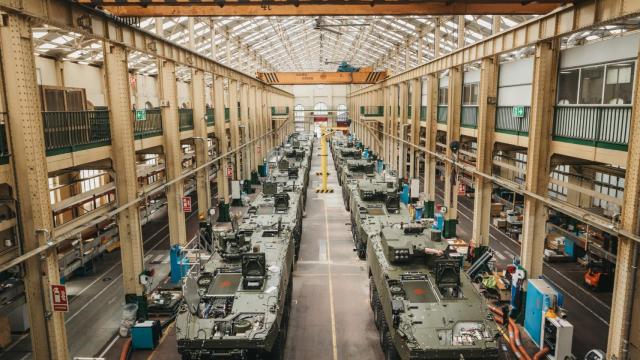 Planta de Trubia con vehículos 8x8 Dragón