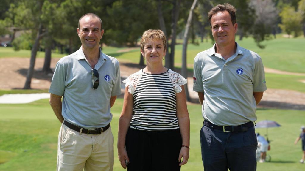 La visita de la consellera al campo de Golf El Bosque.