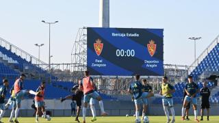 Calentamiento del Real Zaragoza.