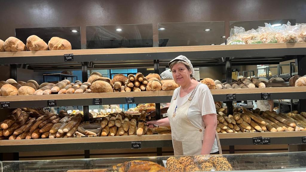 María Begoña Palaín, trabajadora en la panadería  'Tahona Goyesca'.