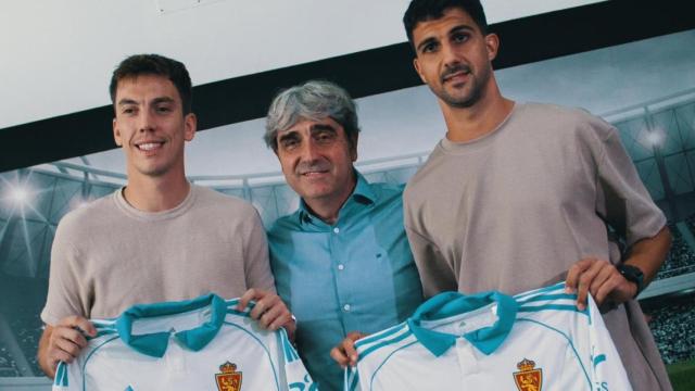 Pomares y Paulino junto a Txema Indias.