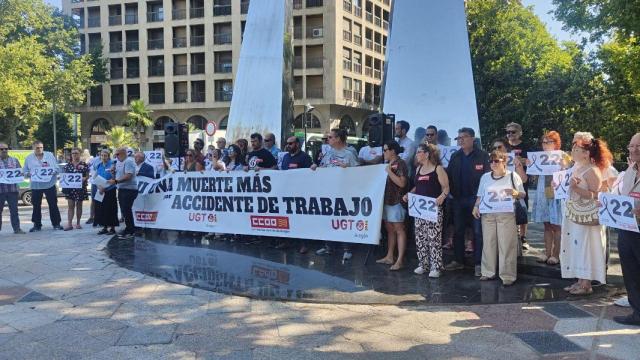 Concentración contra la siniestralidad laboral en Zaragoza