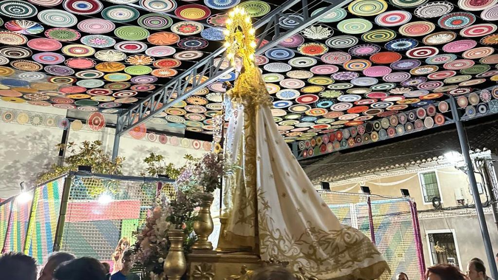 Procesión de la Virgen del Rosario en Cazalegas.