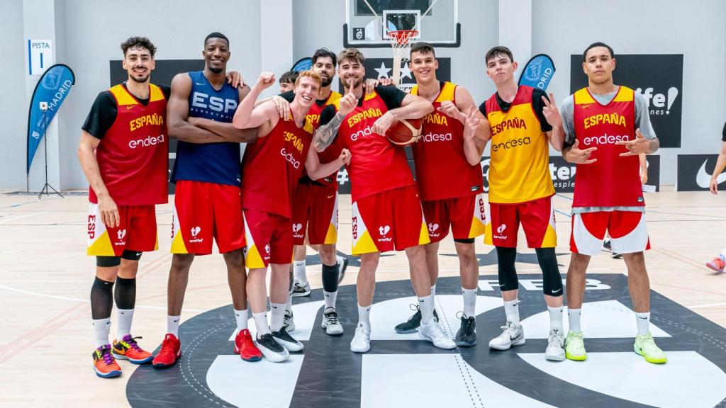 La selección española de baloncesto durante un entrenamiento.