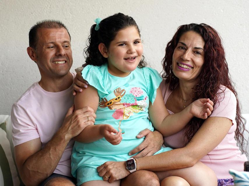 Soraya y Raúl, su marido, forman un equipo perfecto para el cuidado de su hija.