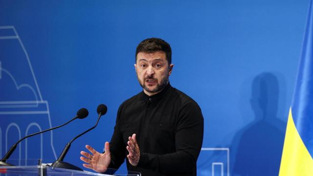 El presidente ucraniano Volodímir Zelenski durante una rueda de prensa en Roma a principios de abril.