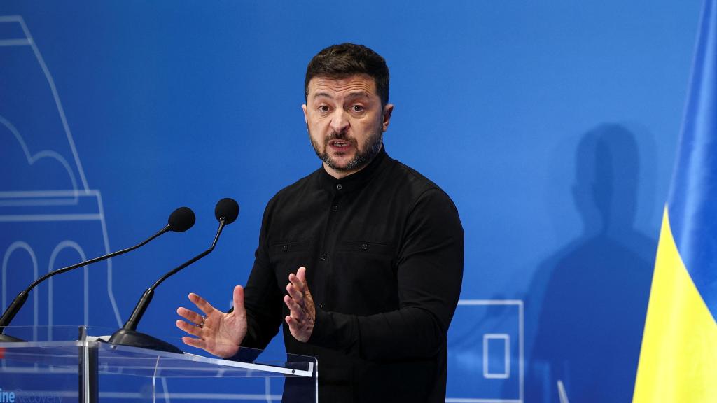 El presidente ucraniano Volodímir Zelenski durante una rueda de prensa en Roma a principios de abril.