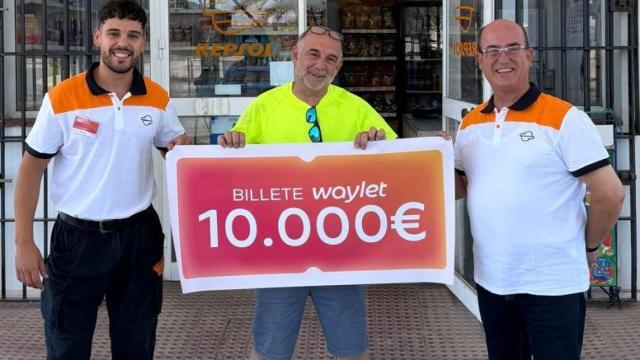 Uno de los ganadores diarios de los 10.000 euros, en este caso en Lebrija, Sevilla.