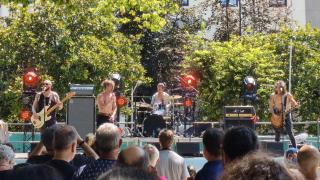 Inicio del Festival Noroeste Estrella Galicia 2025 con la actuación de Los Sex en el Campo da Leña.