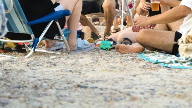 Infecciones en chanclas: ciencia (y poesía) del verano en Urgencias