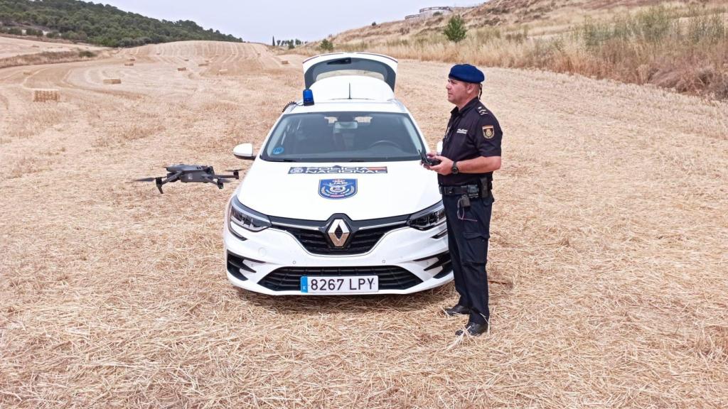 La Policía con el dron buscando a la mujer desaparecida