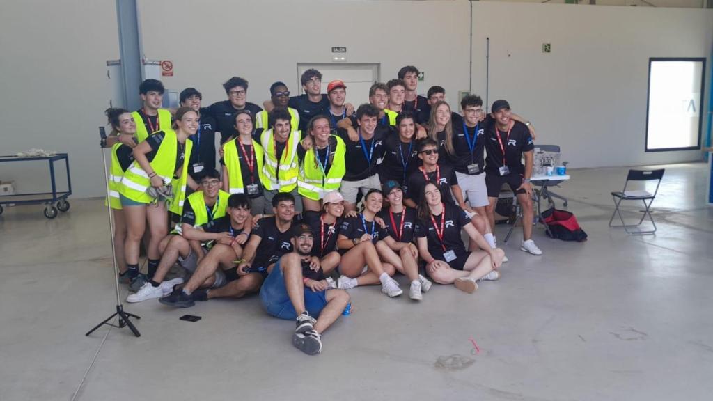 Estudiantes de la UPV lanzan su cohete sonda 'Rompetechos' en Jaén.