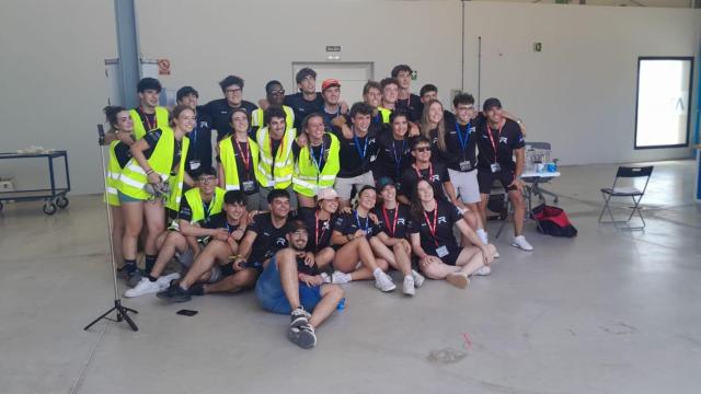 Estudiantes de la UPV lanzan su cohete sonda 'Rompetechos' en Jaén.