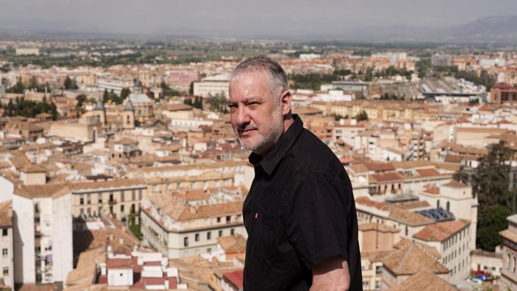 Spencer Tunick, el fotógrafo estadounidense que busca crear un gran desnudo colectivo en Granada para retratar el espíritu del pueblo español.