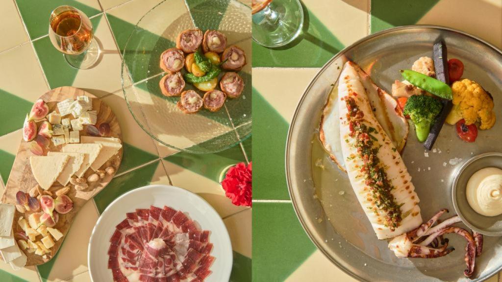 Jamón y otras cosas del tapeo en El Pimpi de Marbella.