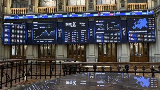 Interior del Palacio de la Bolsa de Madrid.
