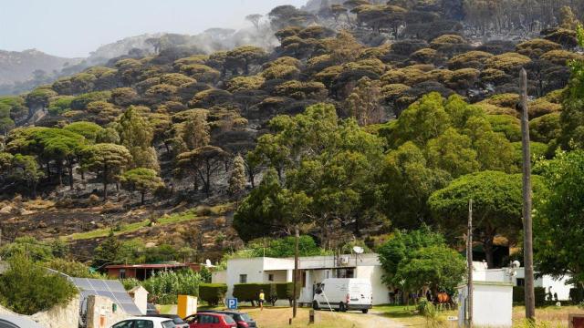 El incendio de Tarifa visto desde uno de los establecimientos hoteleros.