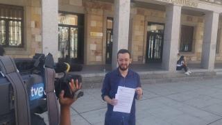 Miguel Ángel Llamas, coordinador de Podemos CyL, ha atendido a los medios de comunicación en Zamora
