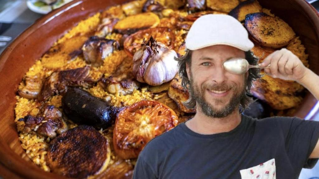 El chef Pablo Albuerne y una paellera con arroz al horno.