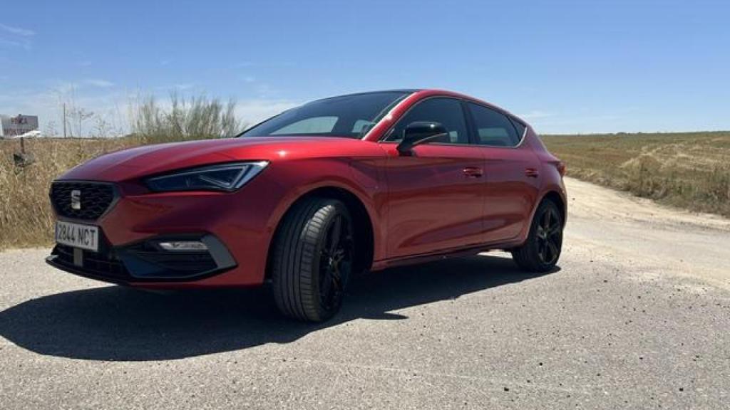 Vista delantera del Seat Leon FR e-Hybrid