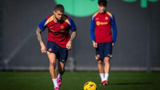 Iñigo Martínez, durante un entrenamiento del FC Barcelona.